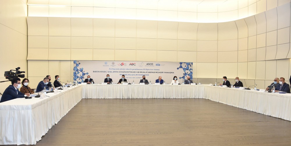 И.о. министра здравоохранения Теймур Мусаев выступил на международной научной конференции, посвященной 80-летию онкологической службы в Азербайджане